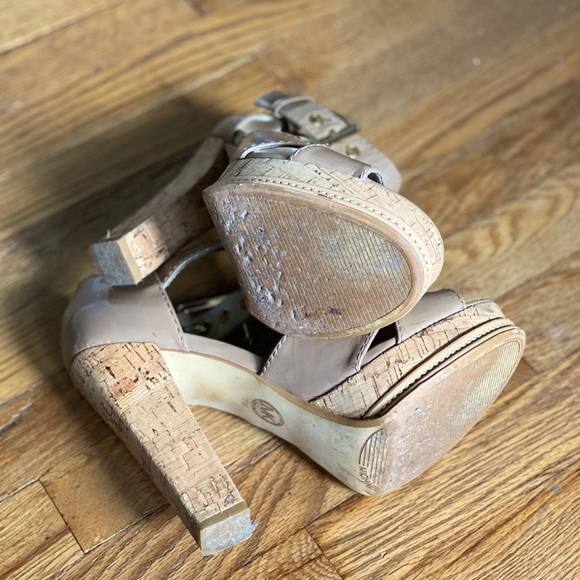 Authentic Michael Kors nude pump heels size 7 - Picture 5 of 7